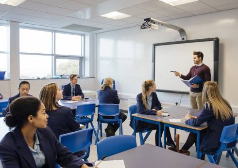 Як обрати школу для дитини 12&ndash;16 років: чекліст для батьків