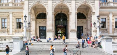 Підготовча програма для вступу до університетів Австрії