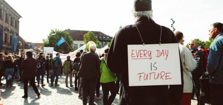 Як політична ситуація у світі впливає на навчання за кордоном у 2026 році?