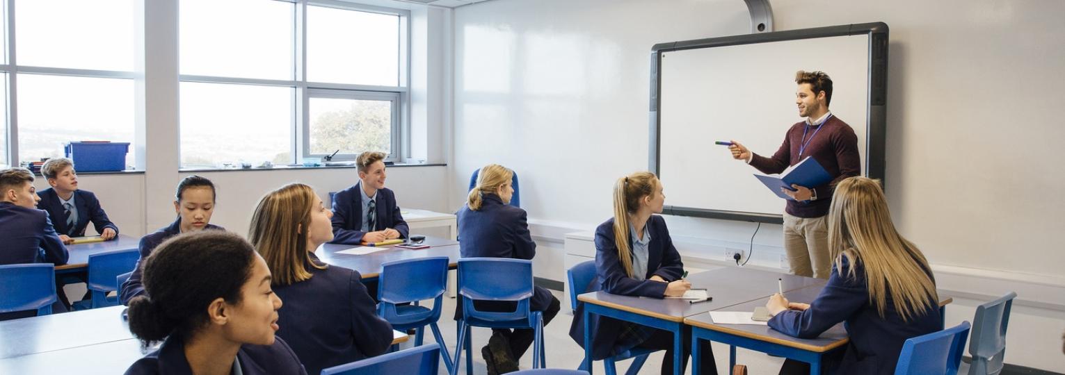 
							Як обрати школу для дитини 12–16 років: чекліст для батьків | Mudra