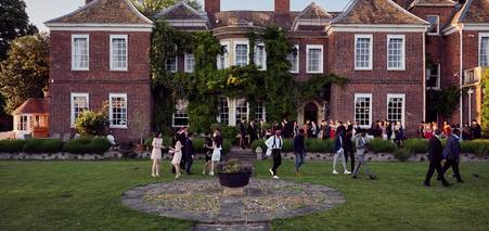 Cambridge Centre for Sixth-form Studies. Отримайте 50% знижки на навчання та проживання.