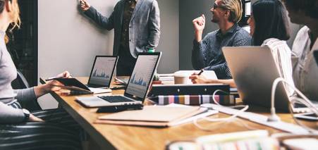 Чому варто працювати під час навчання?